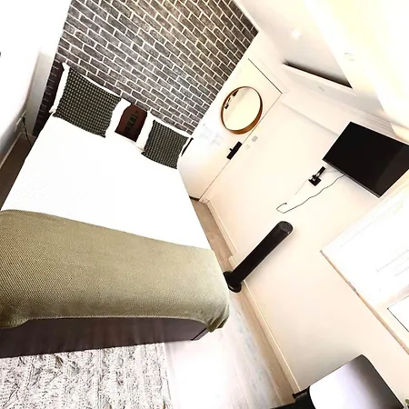 Ks Near The Airport Апартаменти Лісабон