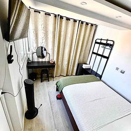 Апартаменти Ks Near The Airport